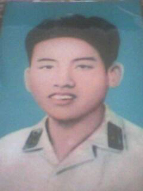 Tìm người thân và đồng đội